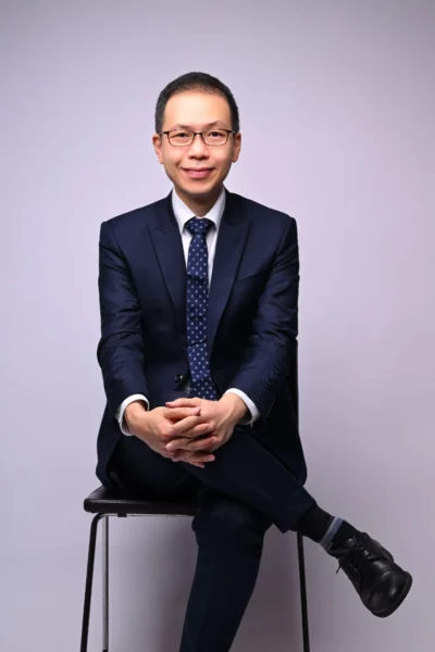 Dr. Tay presenting the latest advances in treating structural heart disease using minimally invasive alternatives to bypass surgery.