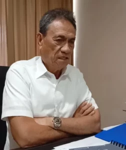 CDO Councilor Edgardo Cabanlas opposing the establishment of bars near Lumbia Air Base during a City Council session.