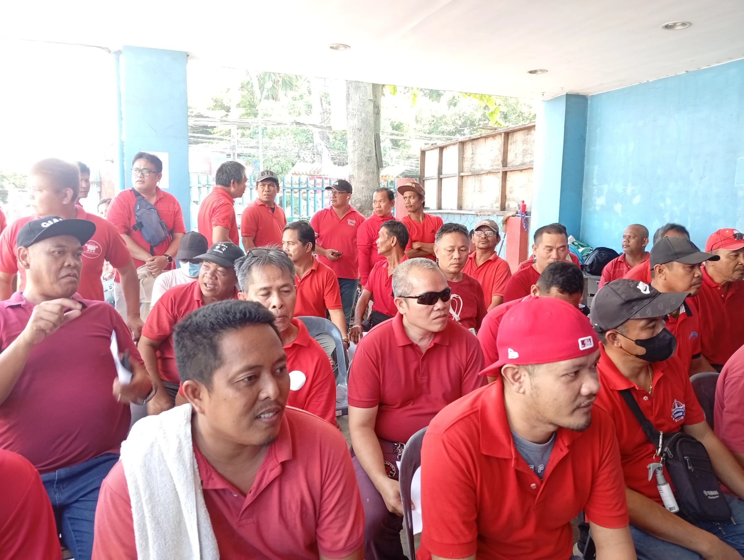 Taxi and motorela drivers in Northern Mindanao receiving ₱5,000 fuel subsidies from LTFRB-10 and DSWD-10 to offset rising gasoline prices.