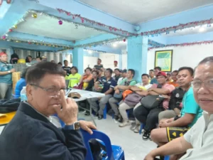 FFW National President Sonny Matula and former NLRC commissioner Culoy Sarmen meeting with Macajalar Labor Union–FFW (MLU-FFW) members and Joel Tongco in Cagayan de Oro City to discuss the ₱200 wage hike proposal and regional fuel cost disparities.