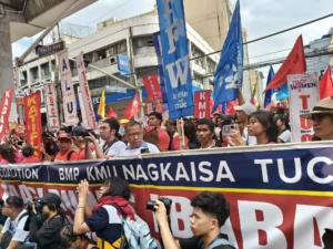 Sonny Matula of NAGKAISA leading a labor call for accountability and wage hikes amid VP Sara Duterte impeachment proceedings.