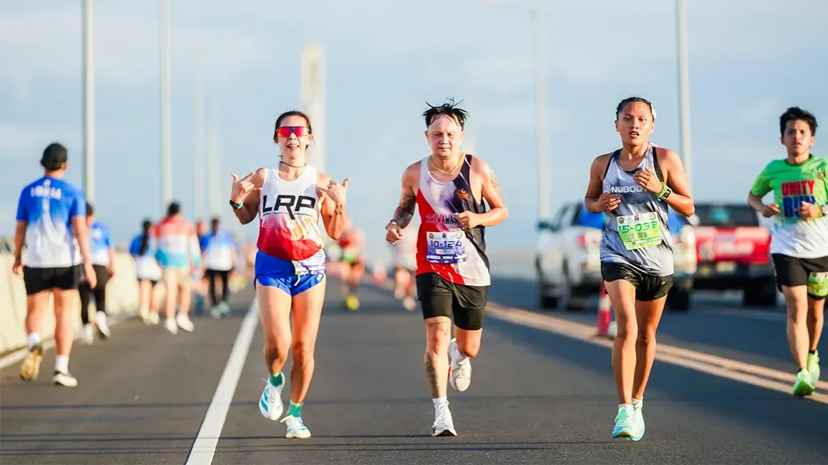 Hundreds of athletes run from the Mindanao Civic Center in Tubod, Lanao del Norte, to Tangub City, Misamis Occidental, across the Panguil Bay Bridge. The annual event creates a direct pedestrian link for sports enthusiasts from neighboring Cagayan de Oro City and Iligan City. ( Photo courtesy by Ha Mid's Photography)
