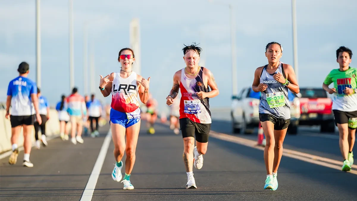 Hundreds of athletes run from the Mindanao Civic Center in Tubod, Lanao del Norte, to Tangub City, Misamis Occidental, across the Panguil Bay Bridge. The annual event creates a direct pedestrian link for sports enthusiasts from neighboring Cagayan de Oro City and Iligan City.  ( Photo courtesy by Ha Mid's Photography)