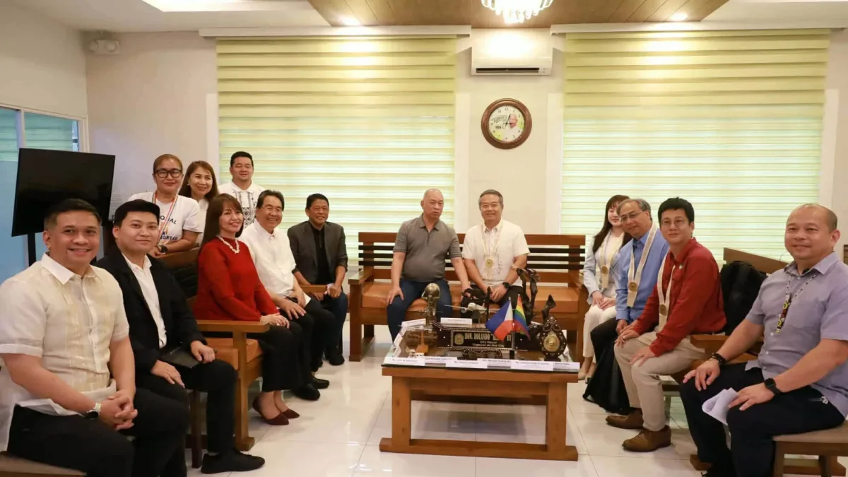 MORE JOBS, STRONGER FARMING.Taiwanese officials led by TECO Representative Ambassador Wallace Minn-Gan Chow meet with Cagayan de Oro City Mayor Rolando "Klarex" Uy on July 21 to discuss a proposed agriculture innovation center and expanded job opportunities in Taiwan for Filipino workers. (Photo courtesy of the Cagayan de Oro City Information Office.)