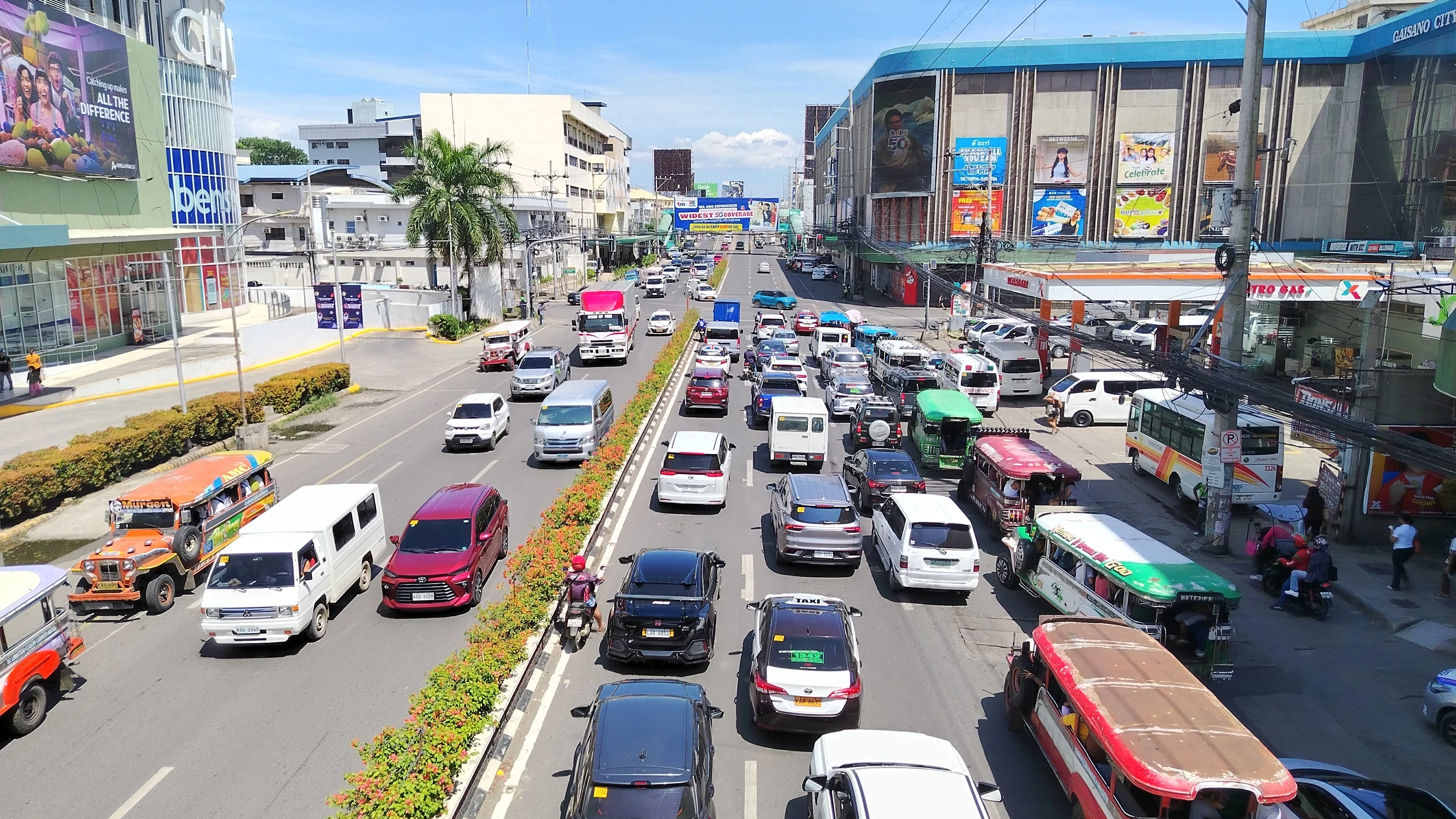 Cagayan de Oro City braces for dangerous heat as PAGASA forecasts a 43°C heat index, prompting the suspension of classes in all public schools on August 13 and 14.  Photos by Shiela Mae Butlig