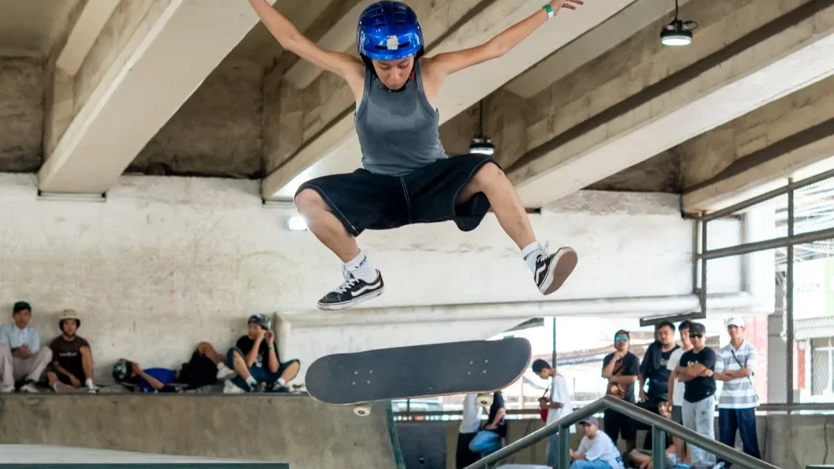 Cheska Adrienne Edulan performs an aerial trick during the Kadayawan Skateboarding Competition in Davao City. Edulan won the women's division, claiming her first major championship title after years of podium finishes. Photo Courtesy of Skateboarding Dabaw
