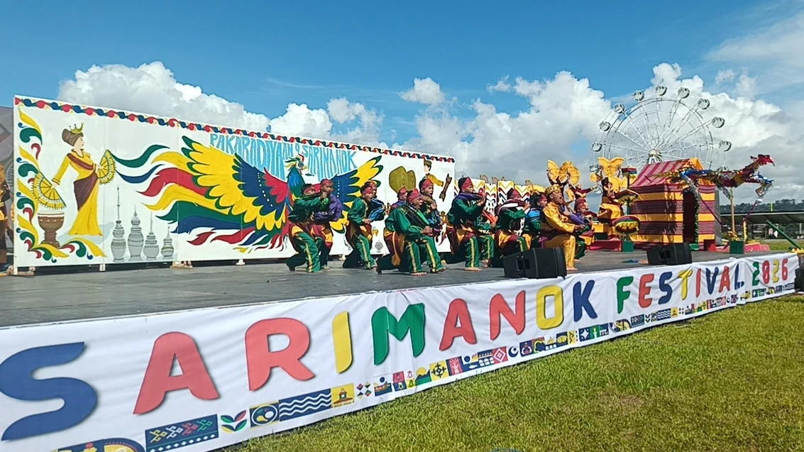 Attendees gather along Lake Lanao at the Sarimanok Sports Complex during the 1st Pakaradiyaan Sarimanok Festival in Marawi City, Lanao del Sur, on Thursday, July 30, 2026. The milestone gathering capped off a month-long series of cultural events honoring Lanao del Sur's 67th founding anniversary and provincial heritage. (Photo by Richel V. Umel)