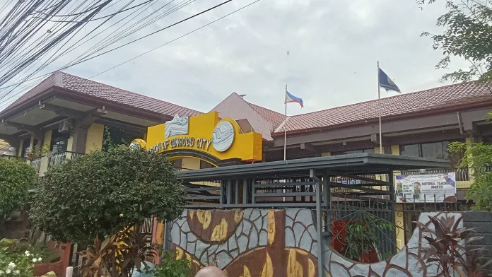 Exterior view of the DepEd Division of Gingoog City building in Misamis Oriental. Schools Division Superintendent Edgardo Abanil and SGOD supervisor Mario J. Endrina warned local public school personnel against forcing students or parents to pay unauthorized fees. (Photo by Edwin Iyo)