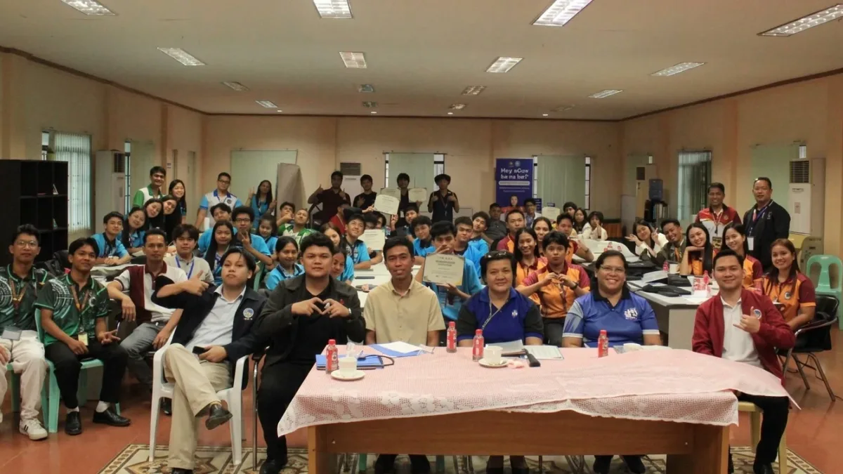 Student tech teams, DICT-10 leaders, and judges celebrate at the Reverse Pitching Competition in Lanao del Norte. Organizers confirmed upcoming legs in Bukidnon, Misamis Oriental, and Misamis Occidental, with submitted problems stored in the HIRAYA innovation database. (Photo courtesy of DICT Region 10)