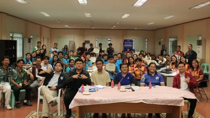 Student tech teams, DICT-10 leaders, and judges celebrate at the Reverse Pitching Competition in Lanao del Norte. Organizers confirmed upcoming legs in Bukidnon, Misamis Oriental, and Misamis Occidental, with submitted problems stored in the HIRAYA innovation database. (Photo courtesy of DICT Region 10)