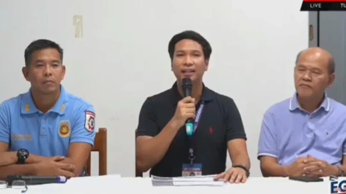 Gingoog City Mayor Erick G. Cañosa announces during a Facebook livestream that the suspect in the social media threat is now in police custody. With him are City Police Chief LtCol Dennis de los Santos (left) and City Administrator Dr. Enrique Guevarra (right). Screenshot from Cañosa’s Facebook livestream.