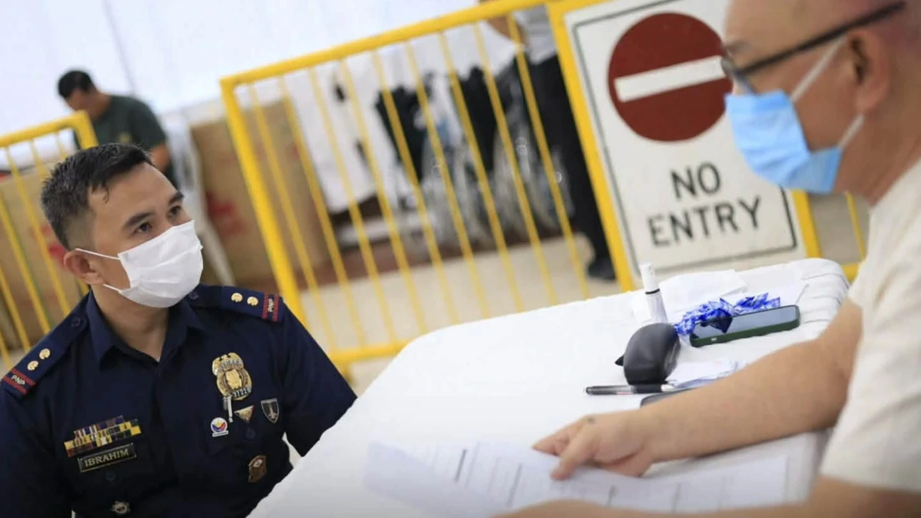 CYBERCRIME COORDINATION: Police Captain Alkhaizer Ibrahim (left), chief of the PNP Anti-Cybercrime Unit’s Digital Forensics Division, meets with Cagayan de Oro City Mayor Rolando “Klarex” Uy at City Hall. The unit assured local officials of enhanced coordination to trace and investigate fake accounts and social media pages allegedly used to attack city officials and spread false information. (Photo courtesy of Cagayan de Oro City Information Office)