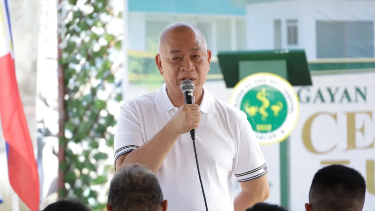 Cagayan de Oro City Mayor Rolando “Klarex” Uy speaks into a microphone during the formal turnover ceremony of the Cagayan de Oro City Hospital-Tablon facility.